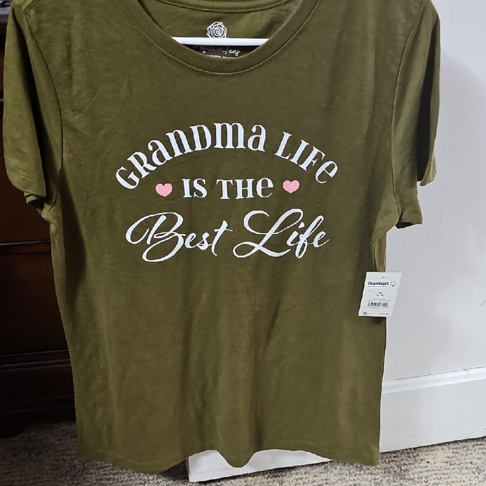 Chic Olive Grandma Life Tee